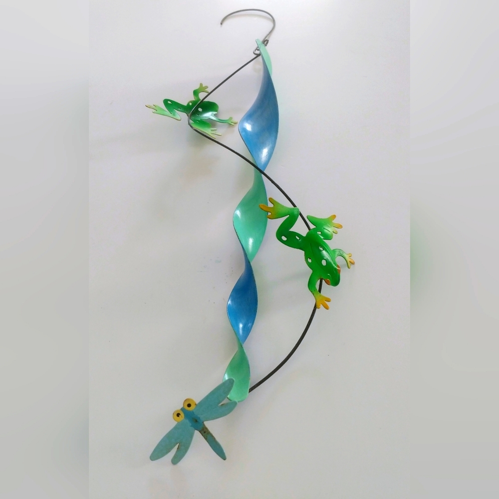 Frog Windchime Twirly